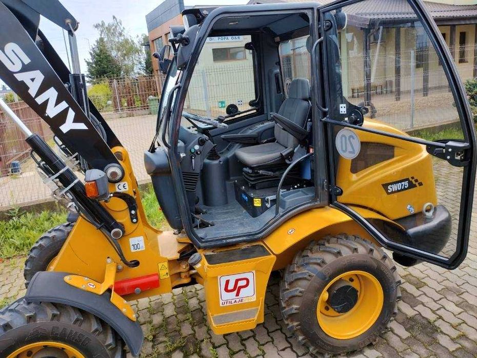 Incarcator compact pe roti SANY SW075 Nou