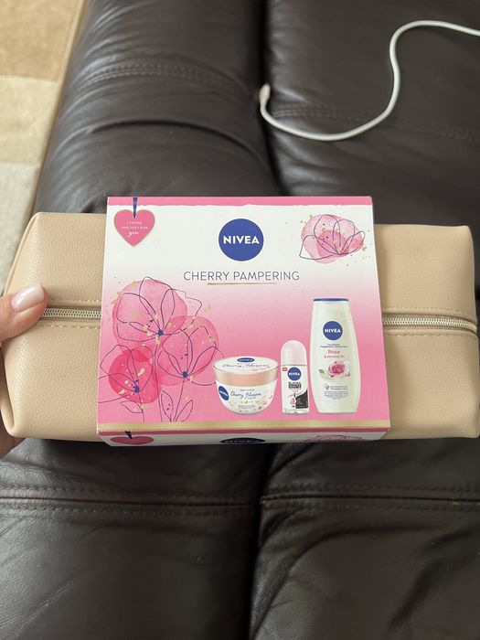 Set Nivea gel de dus, crema si deodorant-ideal cadou