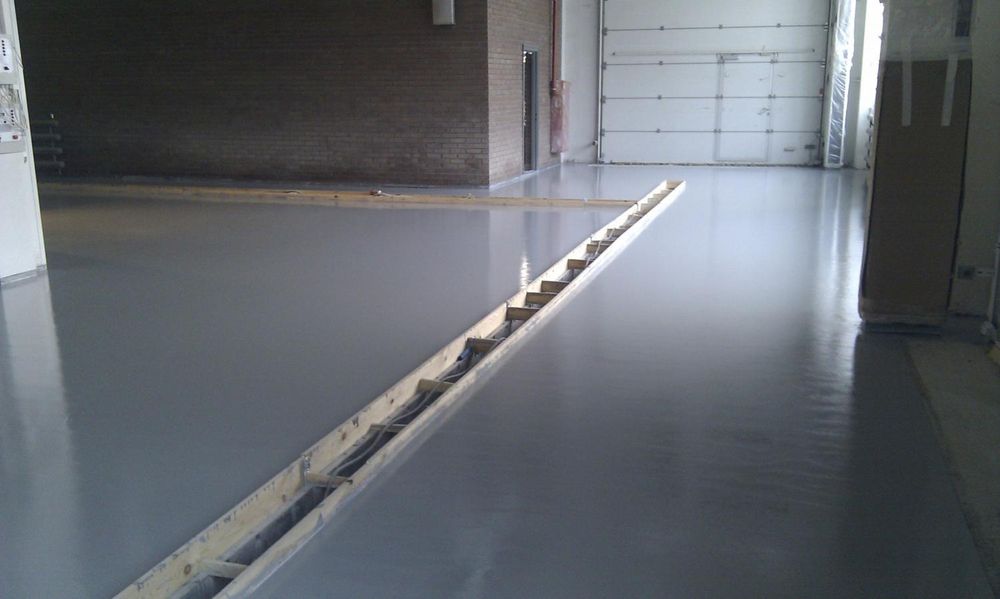 Наливной пол, стяжка, ламинат, кварцвинил.Пол под ключ