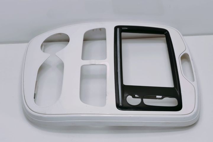 Ornament consola Trim centrala bord 682602671R Renault Clio a 4-a gen