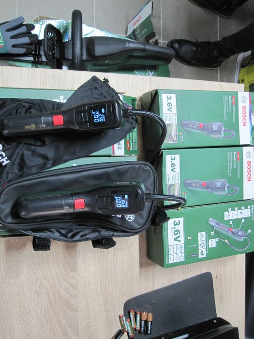 Bosch - Compresor pe acumulator 3.6V, cu baterie integrată, încărcător