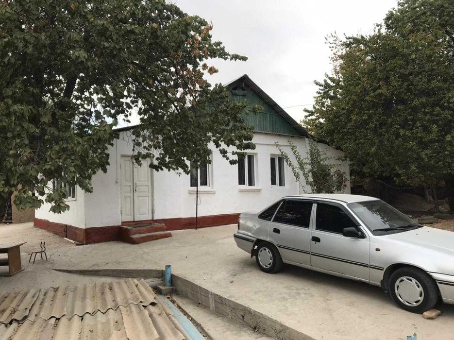 Сарыағаш каласы интернат мектеб маңында 4 болмели  уй жалга бериледи