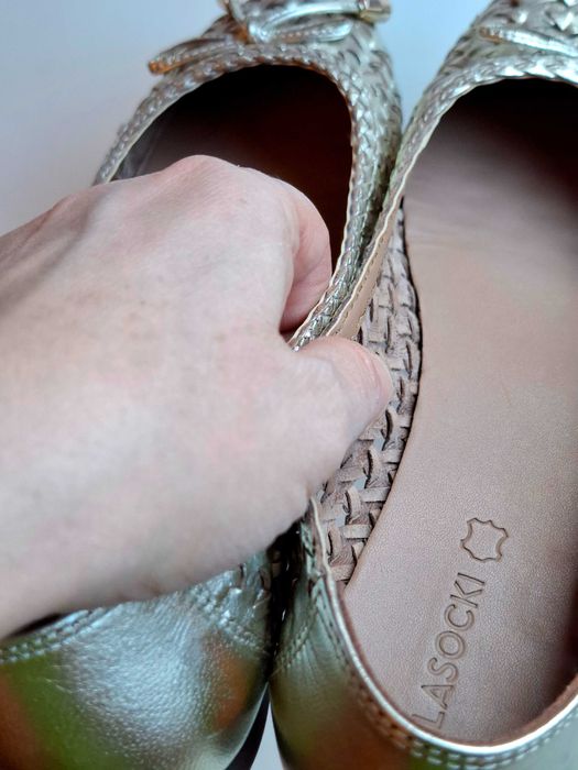 Дамски обувки номер 38 на LASOCKI - eстествена кожа