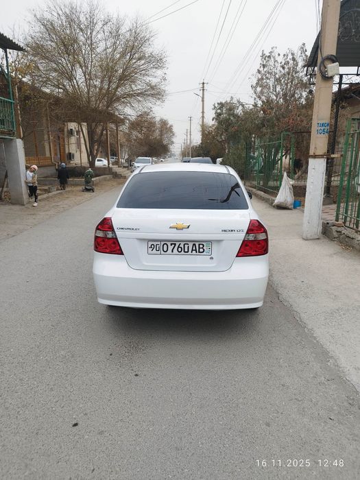 Nexia 3 автомат бежевый салон