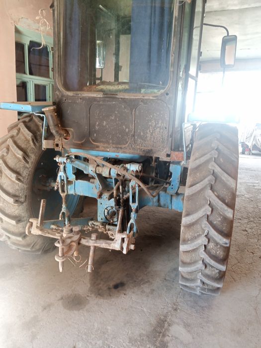 Traktor t28  sotiladi
