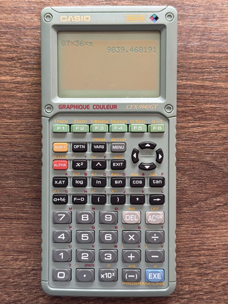 Calculator stiintific  Casio CFX-9940GT 32KO grafic si programabil