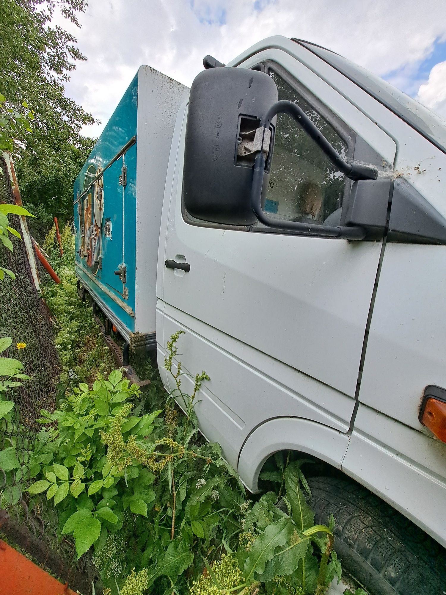 Dezmembrez Mercedes Benz Sprinter w904 2.2D 80 kw 2001