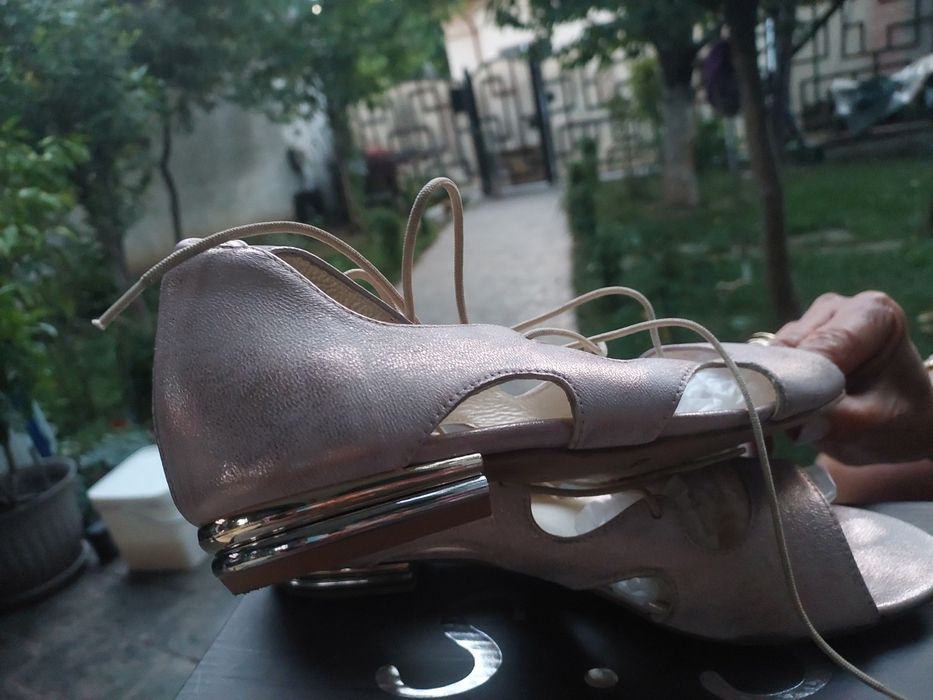 Sandale din piele naturalà