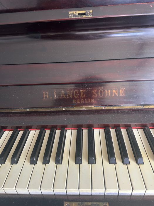 Pianina originală Vand/schimb cu iPhone pro sau aparat foto FHD
