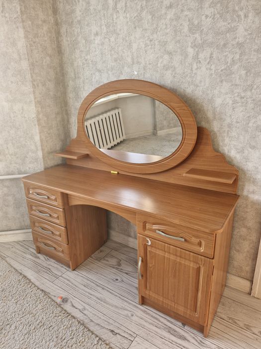 Трюмо в отличном