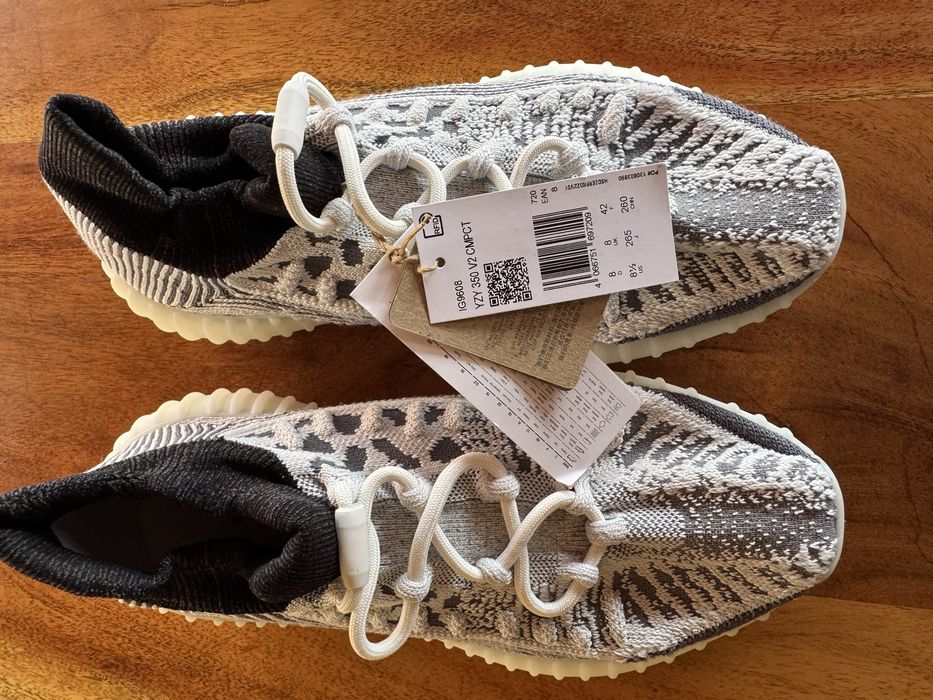 Adidas yeezi v2 compact