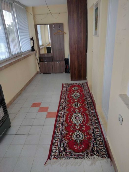 Двуетажна къща 120 кв. м с 5 стаи + 640 кв. м двор  в с. Драгомирово