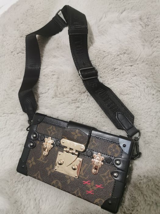 Louis Vuitton   Guess  Mark Jacob's чанта