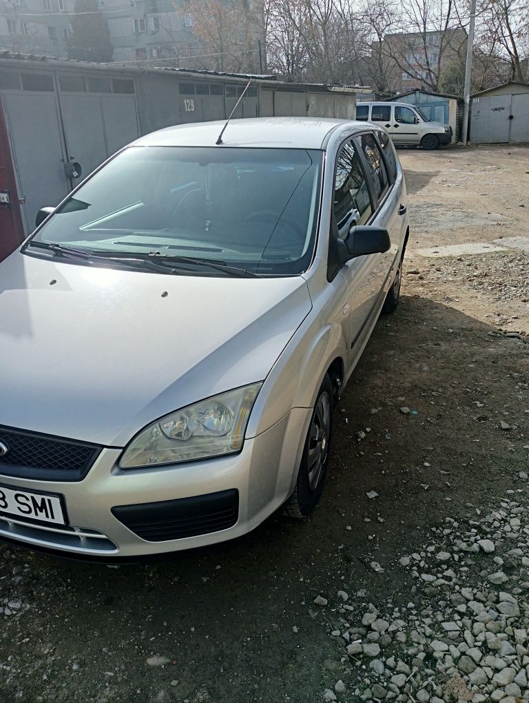 Vând Ford focus 2