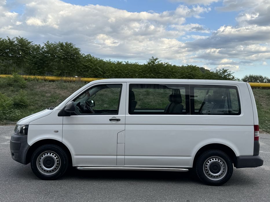 VW Transporter T5 2.0 Tdi 102 Cp Euro 5 cu 8+1 Locuri