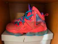 Nike Lebron 19 .