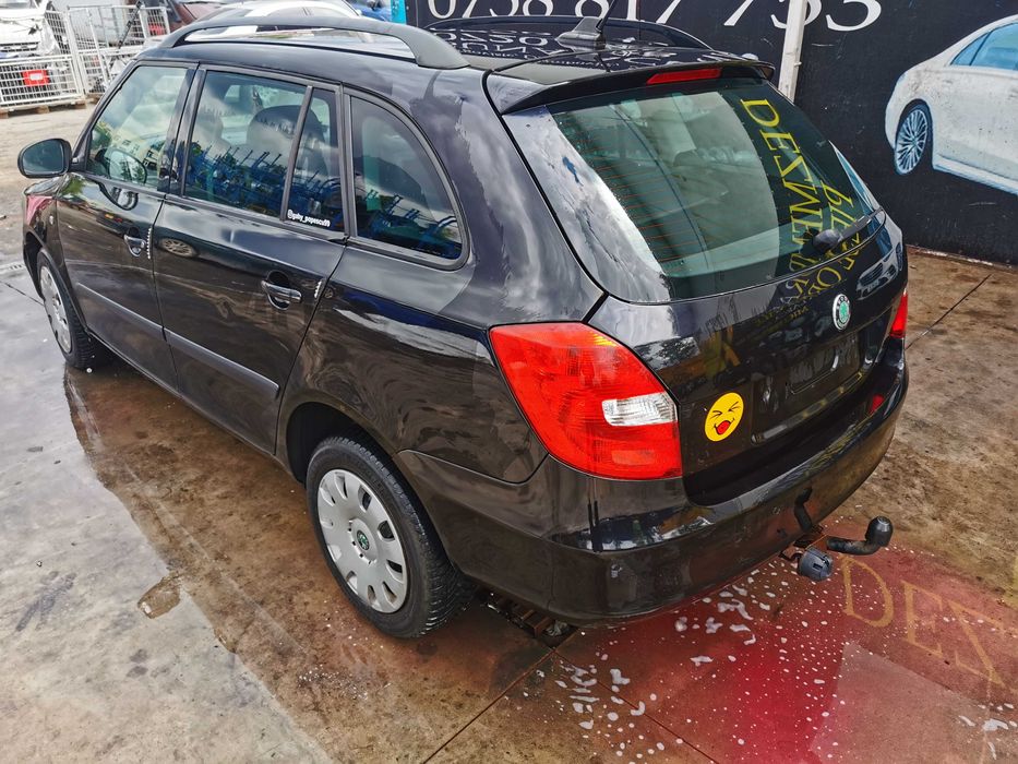 dezmembrez skoda fabia 2 facelift cod motor CAYC/capota fabia 2/faruri