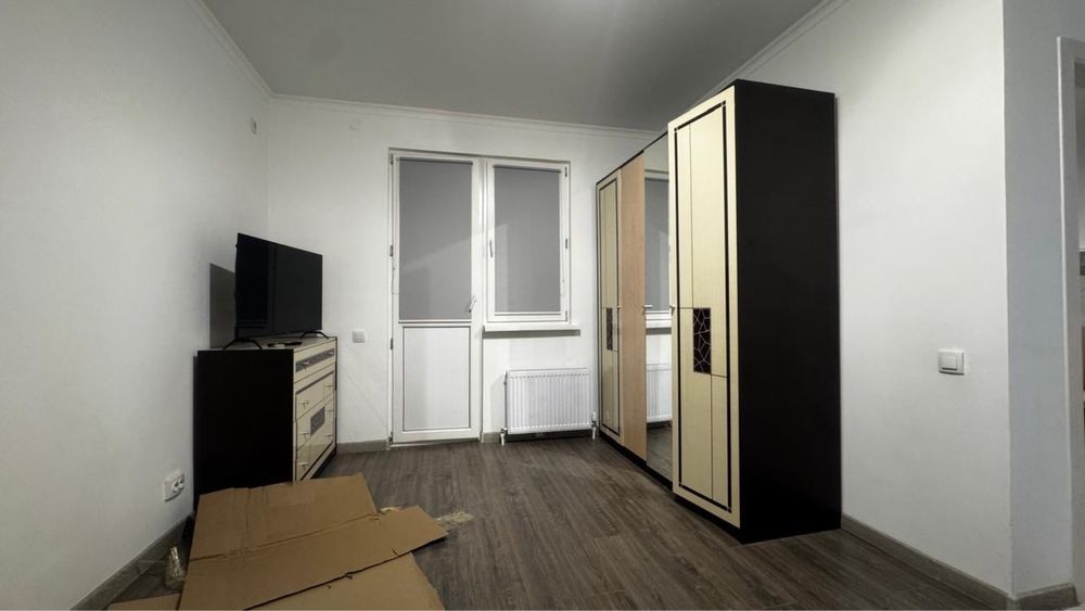 Спалный гарнитур двухспальная кровать шифонер комод