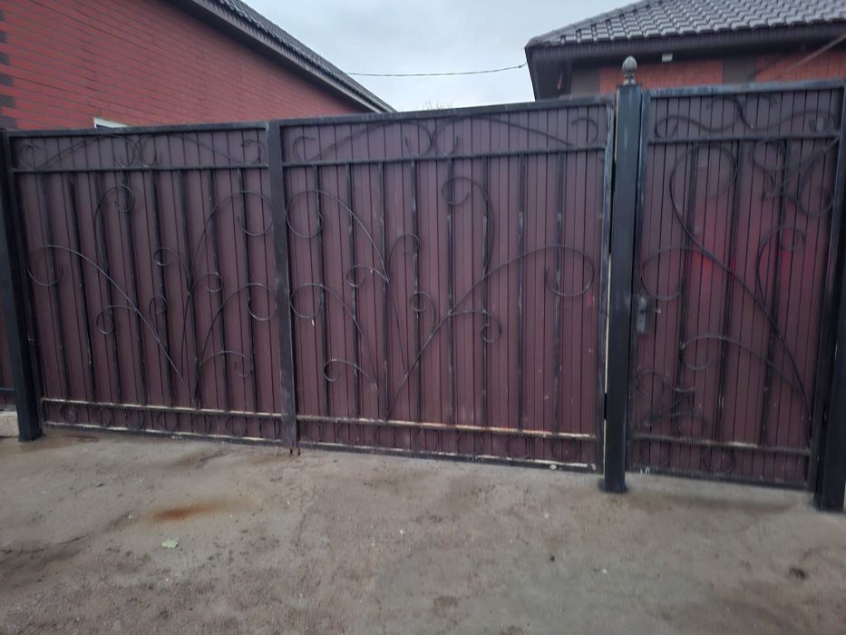 Варота с калиткой на забор