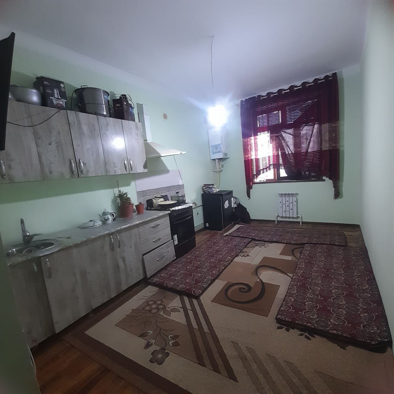 Qarshi kvartira sotiladi