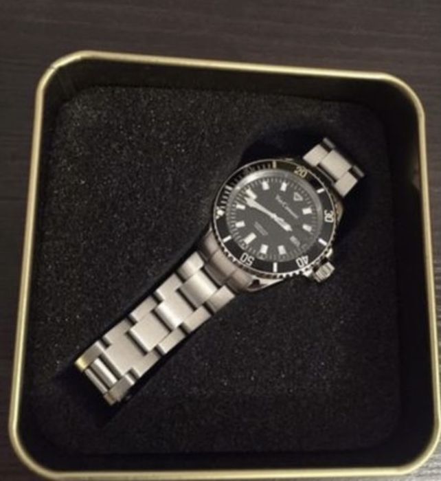 Наручные часы Yves Camani