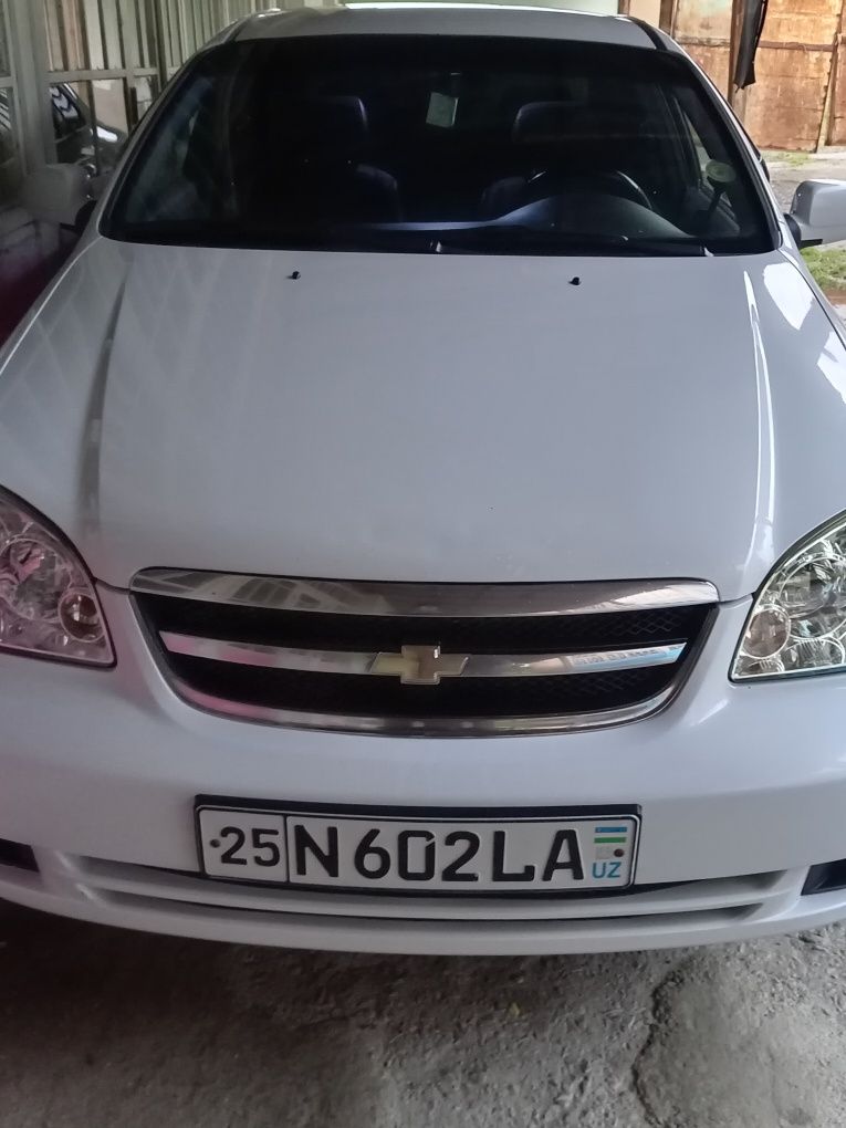 Lacetti sotiladi