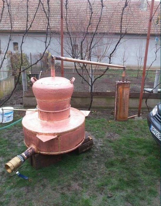 Vând cazane de țuică din cupru alimentar orice mărimea mai multe infor