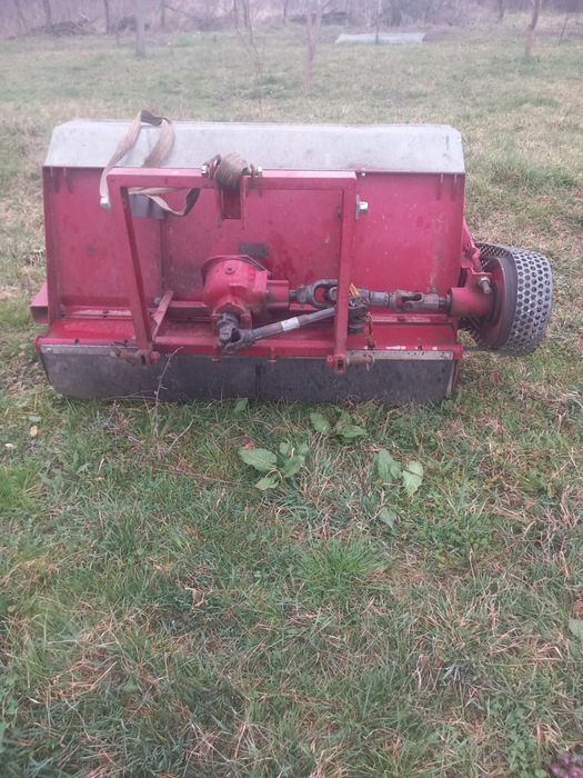 Vând tocatoare resturi vegetale