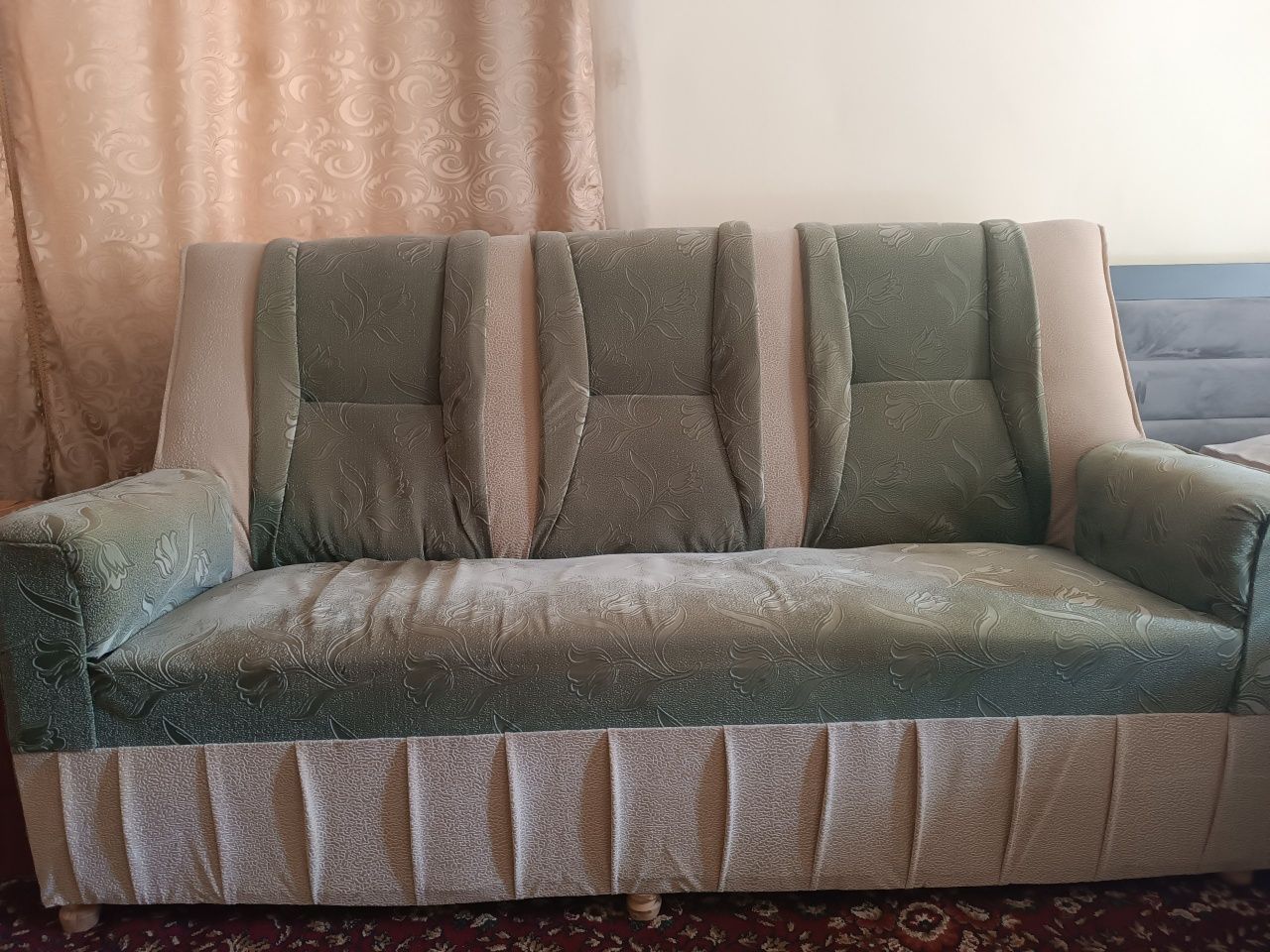 2 kreslo 1 divan kelishiladi