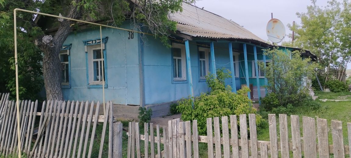 Продам СРОЧНО дом в поселке Долинное