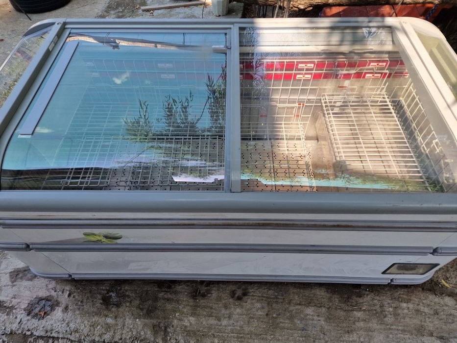 Lada frigorifica AHT DEFECTA