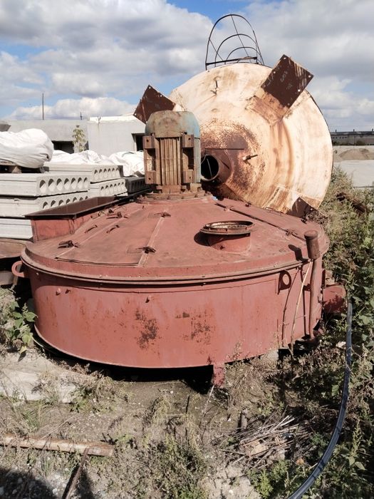 Продам бетономешалку объем 2м3.