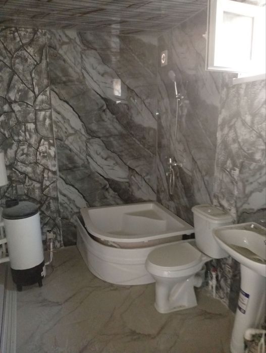 Кизилтепа марказда 4 хонали 2 та хужаликка шароити бн срочно сотилади