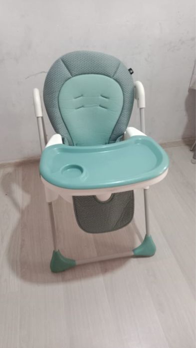 детское кресло.