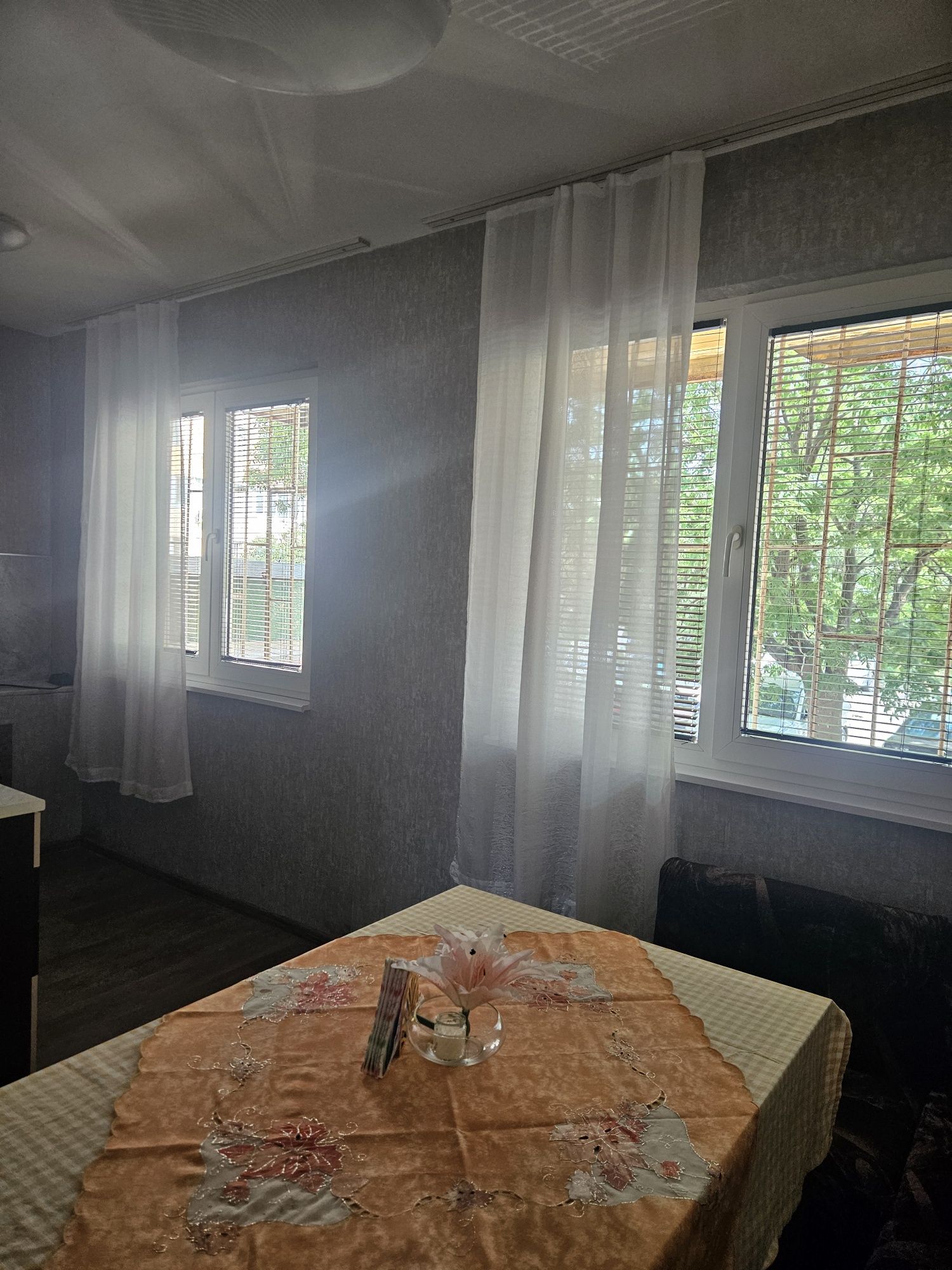Давам разширена гарсониера под наем