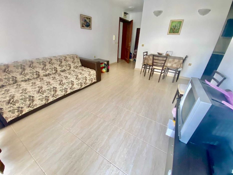 Двустаен апартамент на метри от плажа в к-с "Етъра 1"