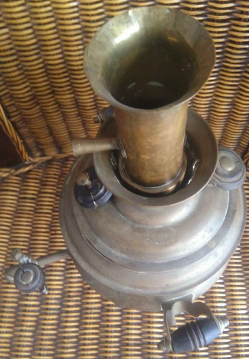 Старинен самовар на въглища