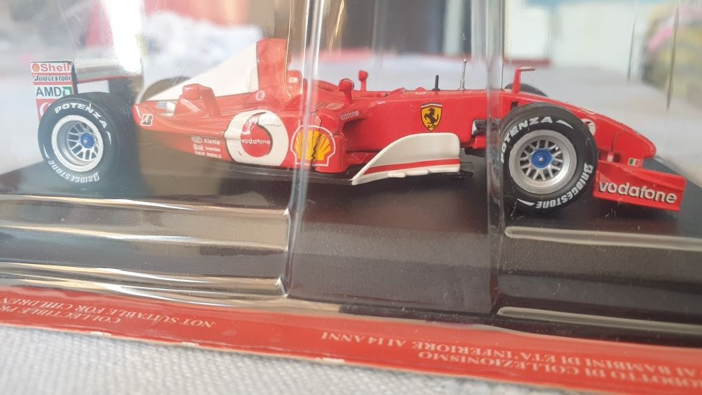 Macheta f1 2002 automodel de colectie ferrari cu licenta 1:43