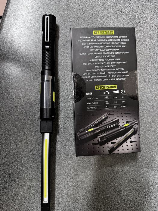 Lanternă profesională Unilite 425 lumeni nouă