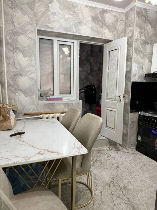 2/1/5 (1 этаж). Дустлик 1, Янгихает р-н (Сергели). Квартира с ремонтом