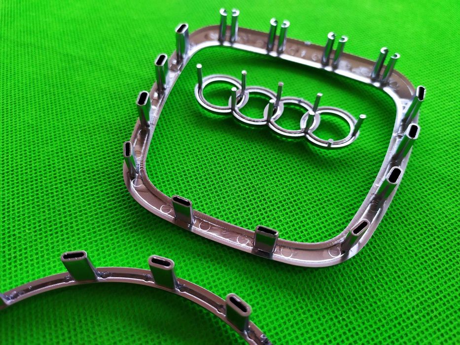 Емблема лайсна рамка волан Ауди Airbag Air bag Audi черен гланц A4 SQ