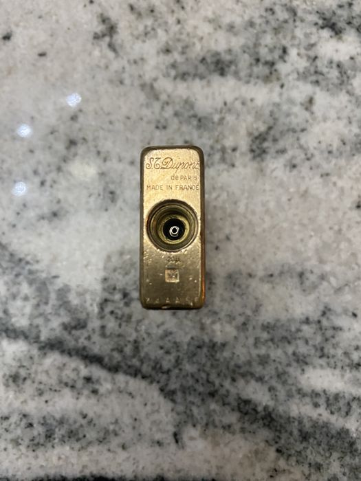 Vând bricheta colecție S T Dupont cu 20 microni și serie