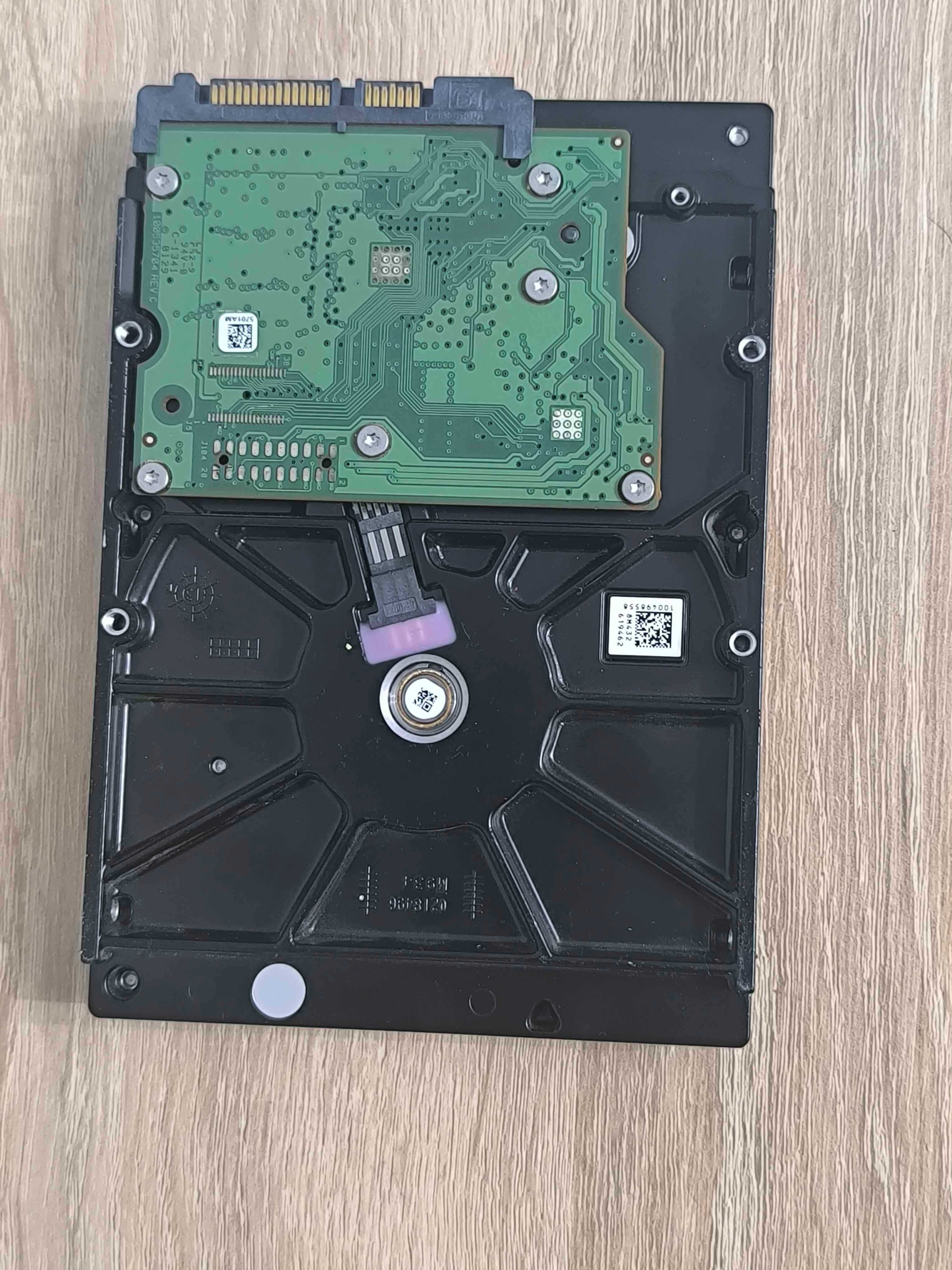 Продавам 3 хард диска Seagate 500GB