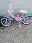 Vand 2biciclete pt fetite