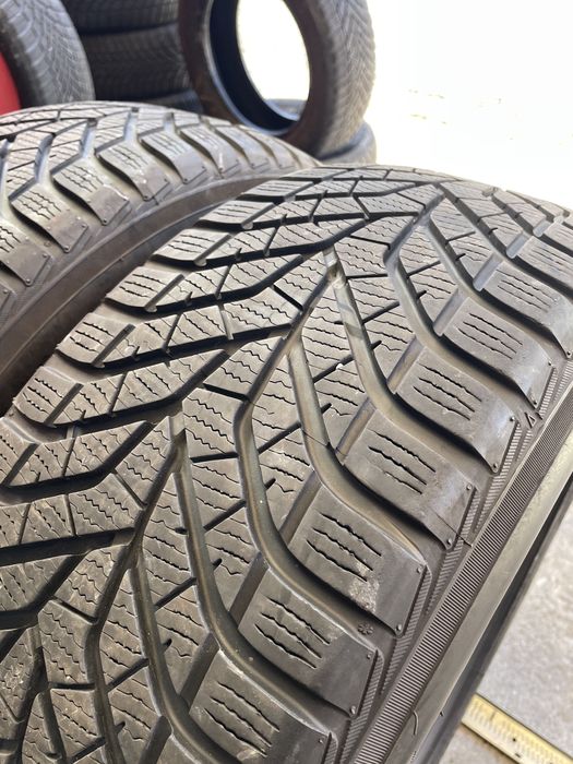 2 бр Зимни Гуми 215/55/17 YOKOHAMA W Drive