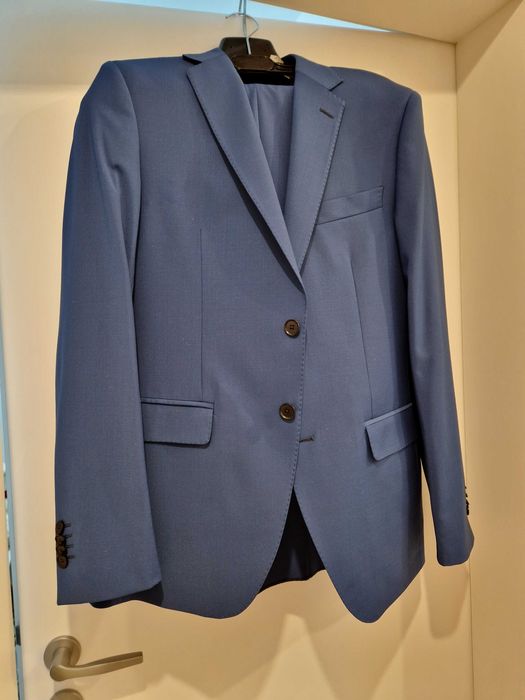 Vand costume barbatesti noi, nepurtate marimea M/ 50