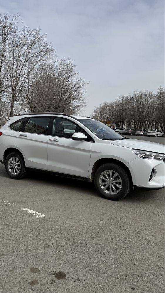 Кроссовер Haval M6. Elite