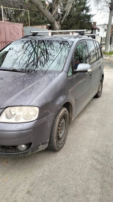 Vând WW Touran 2004