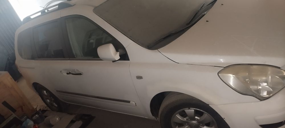 Кия карнивал 2006