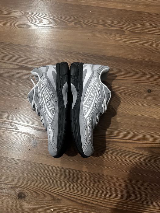 Vand Asics marimea 42